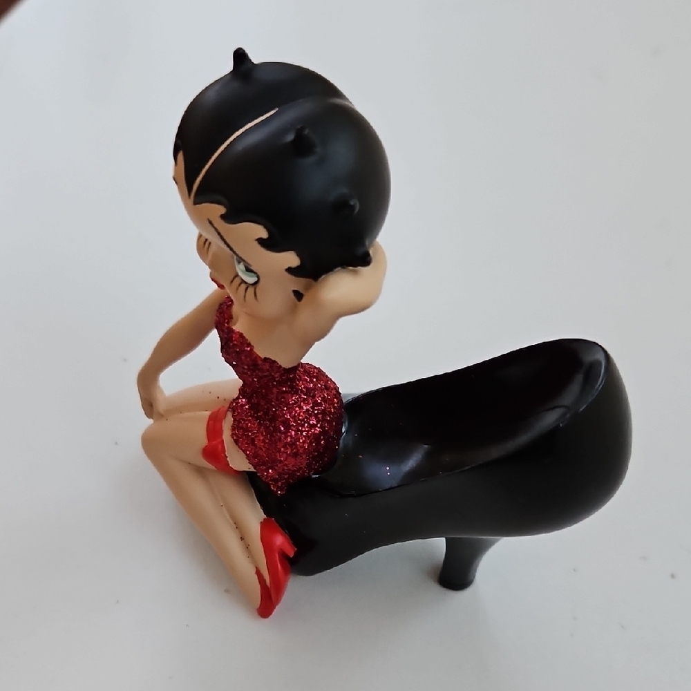 Vintage Betty Boop Stepping Out Figurine - Picture 2 of 7